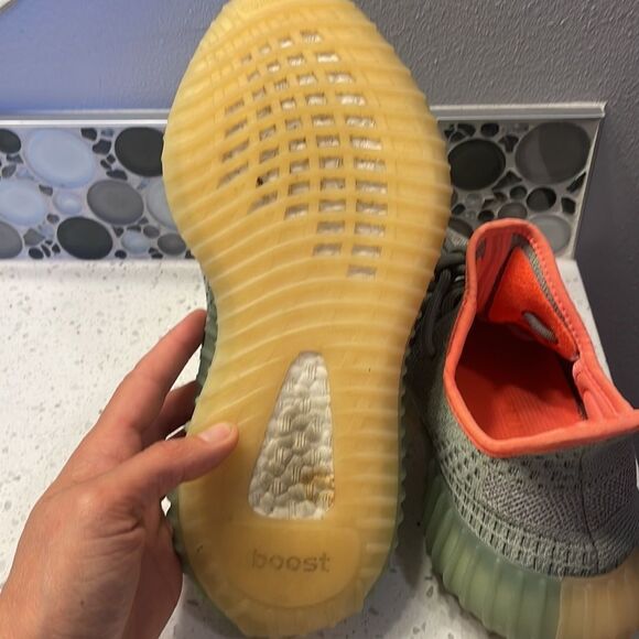 YEEZY boost woman’s tennis shoes. - Picture 13 of 13